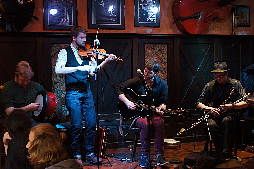 BREAKING STRINGS (D) - PUBFOLK-TAVERNE + SESSION für Eulenspiel am 25.03.2017