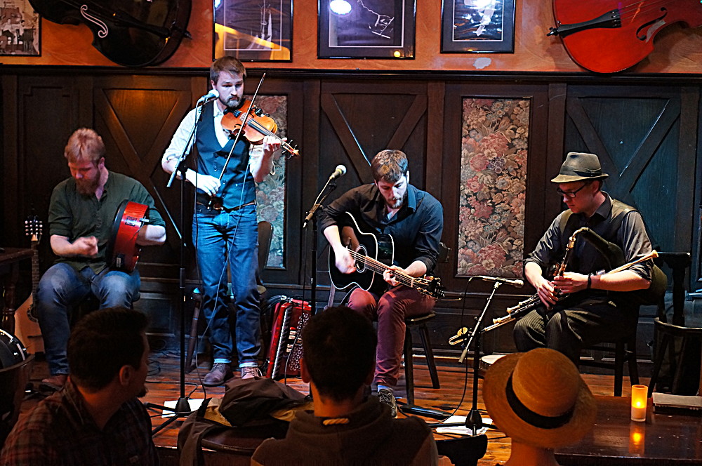 BREAKING STRINGS (D) - PUBFOLK-TAVERNE + SESSION für Eulenspiel am 25.03.2017