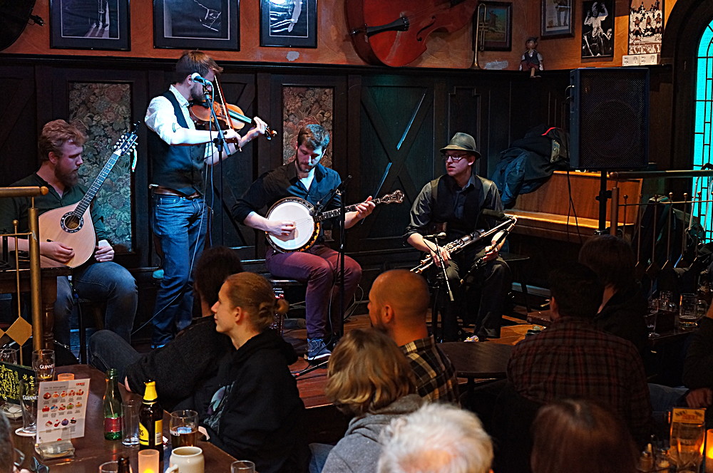 BREAKING STRINGS (D) - PUBFOLK-TAVERNE + SESSION für Eulenspiel am 25.03.2017