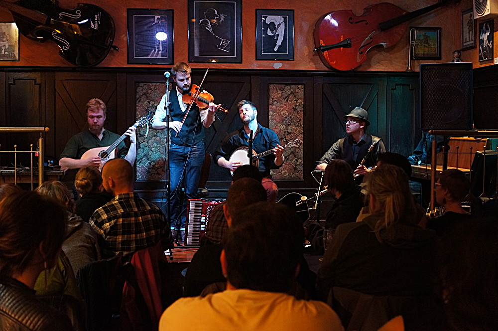 BREAKING STRINGS (D) - PUBFOLK-TAVERNE + SESSION für Eulenspiel am 25.03.2017