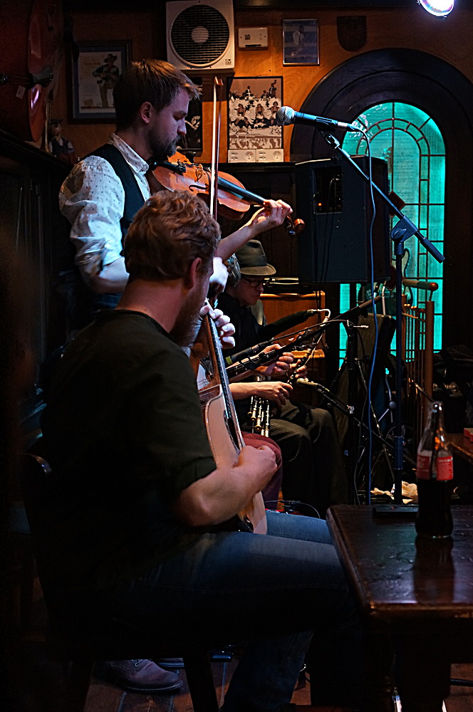 BREAKING STRINGS (D) - PUBFOLK-TAVERNE + SESSION für Eulenspiel am 25.03.2017