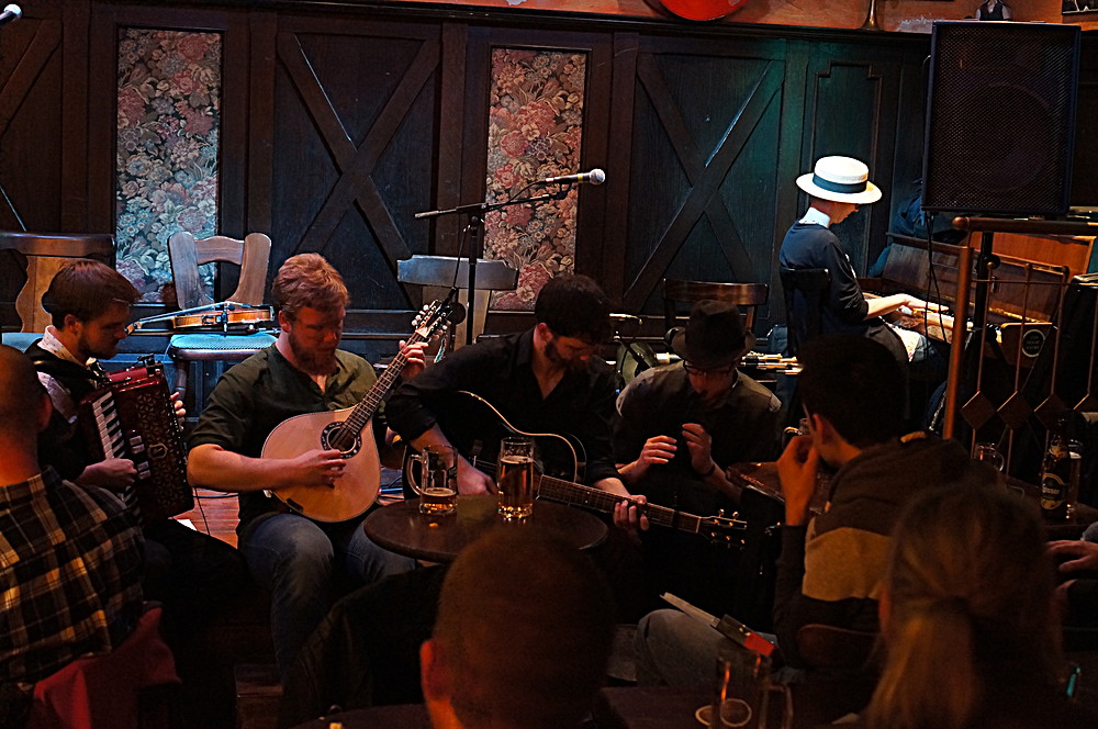 BREAKING STRINGS (D) - PUBFOLK-TAVERNE + SESSION für Eulenspiel am 25.03.2017