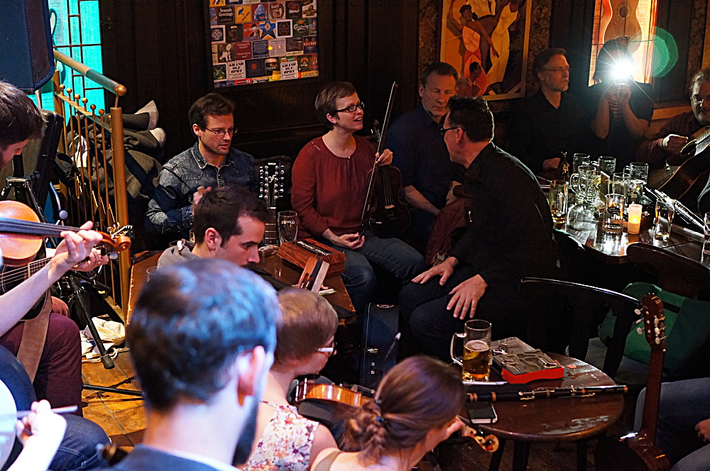 BREAKING STRINGS (D) - PUBFOLK-TAVERNE + SESSION für Eulenspiel am 25.03.2017