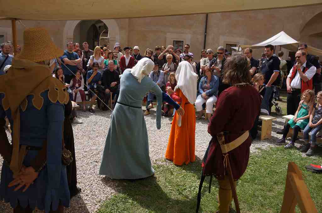 Rosenburg- Historisches Burgtreiben 2013
