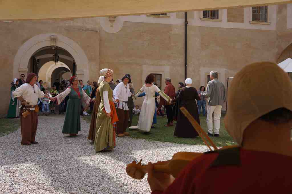 Rosenburg- Historisches Burgtreiben 2013