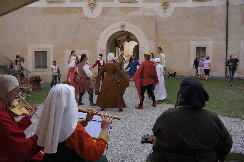 Rosenburg- Historisches Burgtreiben 2013