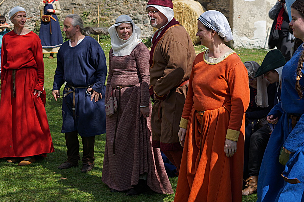 2017-04-09: Eulenspiels Spezialtanzgruppe SPEZZATO bei Auftritt auf Schloss Gloggnitz (Fotos)