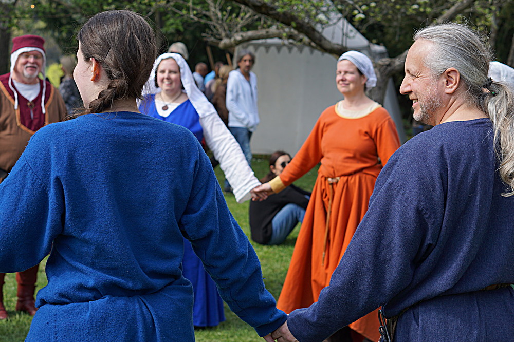2017-04-09: Eulenspiels Spezialtanzgruppe SPEZZATO bei Auftritt auf Schloss Gloggnitz (Fotos)