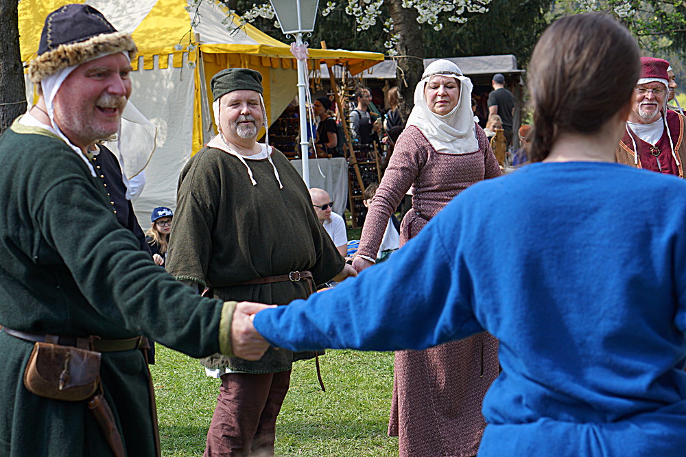 2017-04-09: Eulenspiels Spezialtanzgruppe SPEZZATO bei Auftritt auf Schloss Gloggnitz (Fotos)