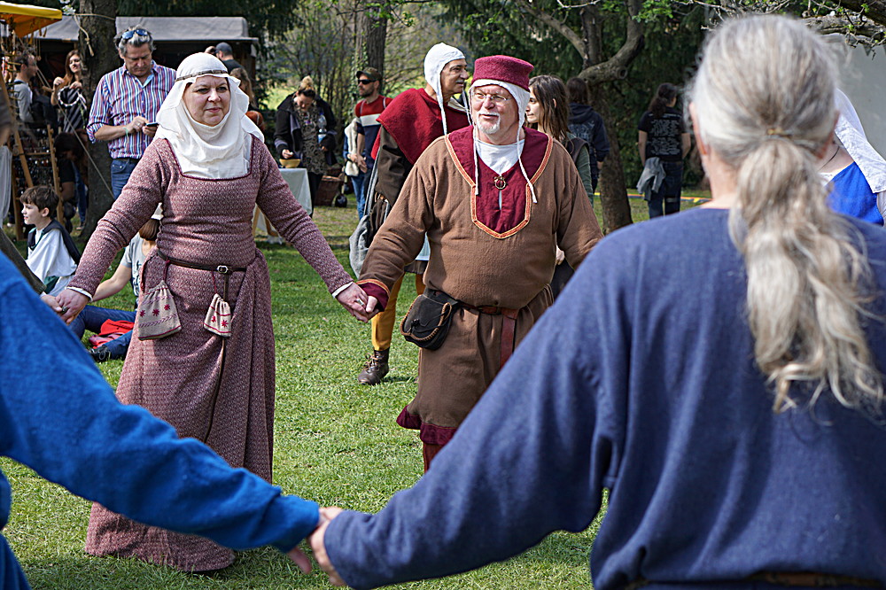 2017-04-09: Eulenspiels Spezialtanzgruppe SPEZZATO bei Auftritt auf Schloss Gloggnitz (Fotos)