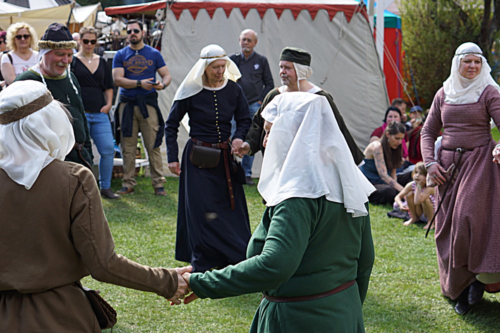 2017-04-09: Eulenspiels Spezialtanzgruppe SPEZZATO bei Auftritt auf Schloss Gloggnitz (Fotos)