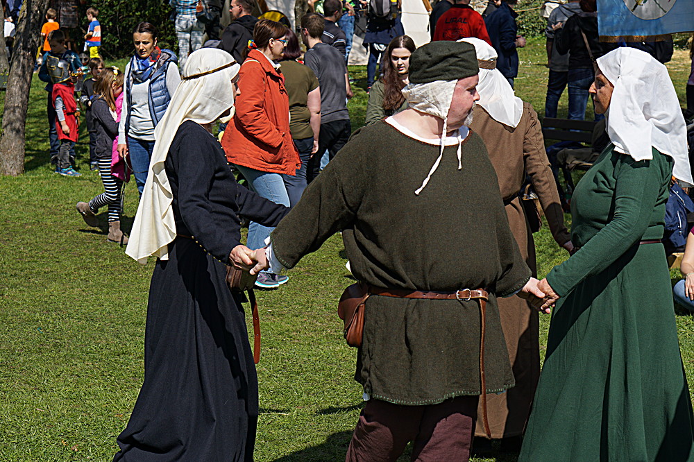 2017-04-09: Eulenspiels Spezialtanzgruppe SPEZZATO bei Auftritt auf Schloss Gloggnitz (Fotos)