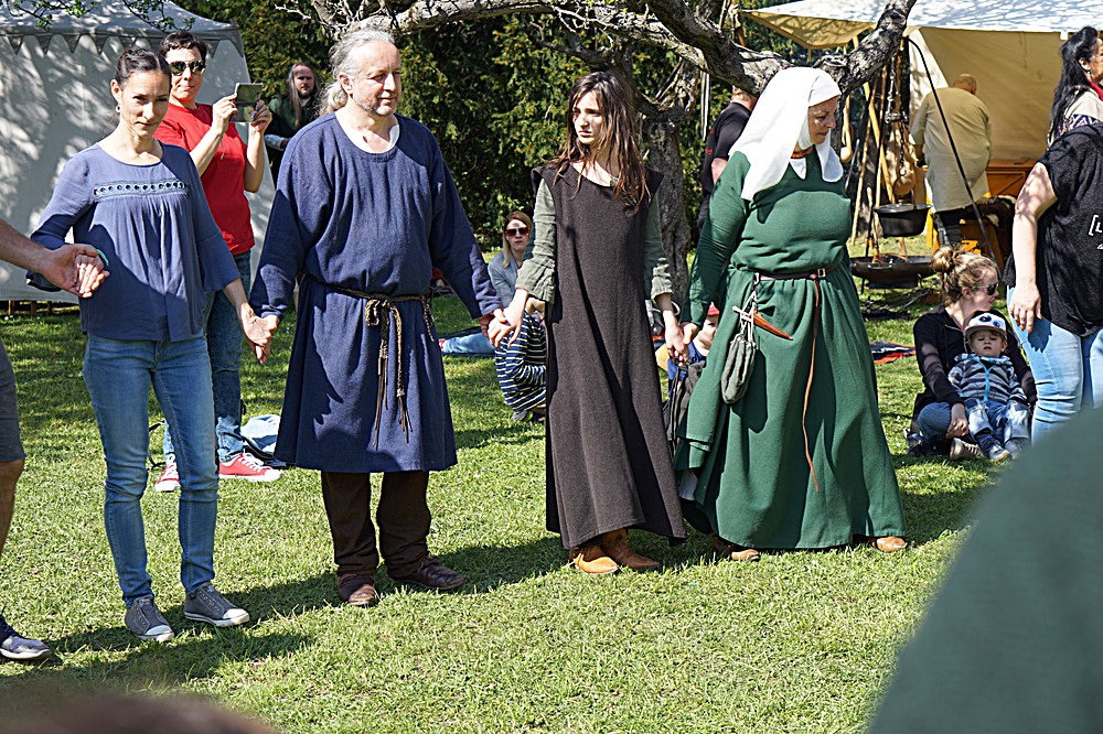 2017-04-09: Eulenspiels Spezialtanzgruppe SPEZZATO bei Auftritt auf Schloss Gloggnitz (Fotos)
