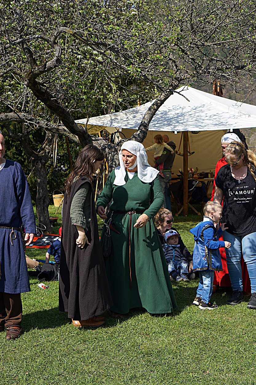 2017-04-09: Eulenspiels Spezialtanzgruppe SPEZZATO bei Auftritt auf Schloss Gloggnitz (Fotos)