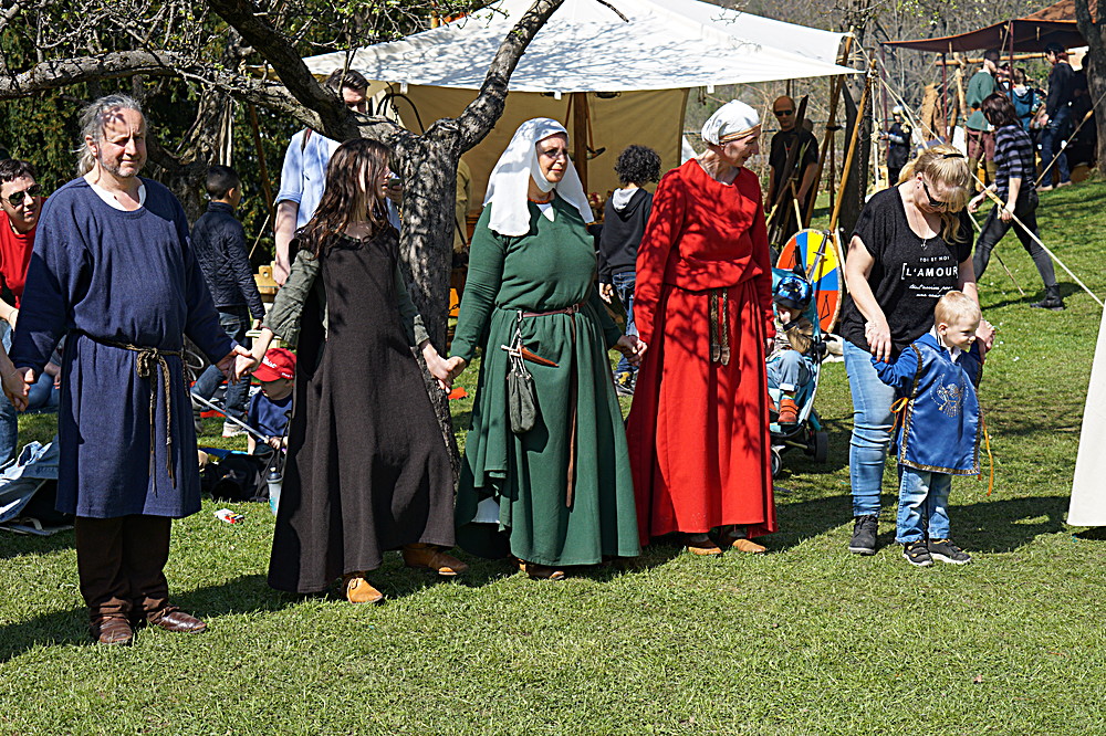 2017-04-09: Eulenspiels Spezialtanzgruppe SPEZZATO bei Auftritt auf Schloss Gloggnitz (Fotos)