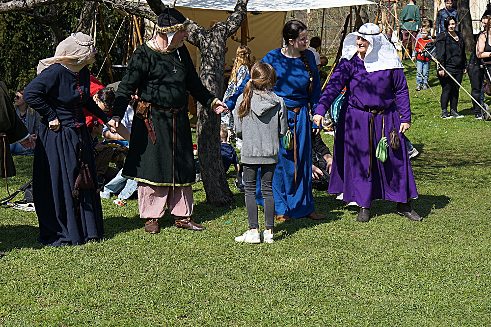 2017-04-09: Eulenspiels Spezialtanzgruppe SPEZZATO bei Auftritt auf Schloss Gloggnitz (Fotos)