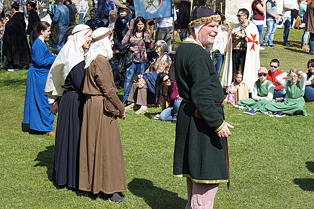 2017-04-09: Eulenspiels Spezialtanzgruppe SPEZZATO bei Auftritt auf Schloss Gloggnitz (Fotos)