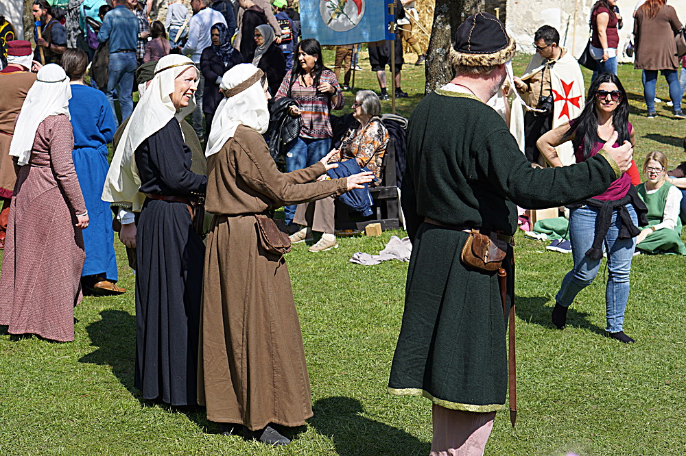 2017-04-09: Eulenspiels Spezialtanzgruppe SPEZZATO bei Auftritt auf Schloss Gloggnitz (Fotos)