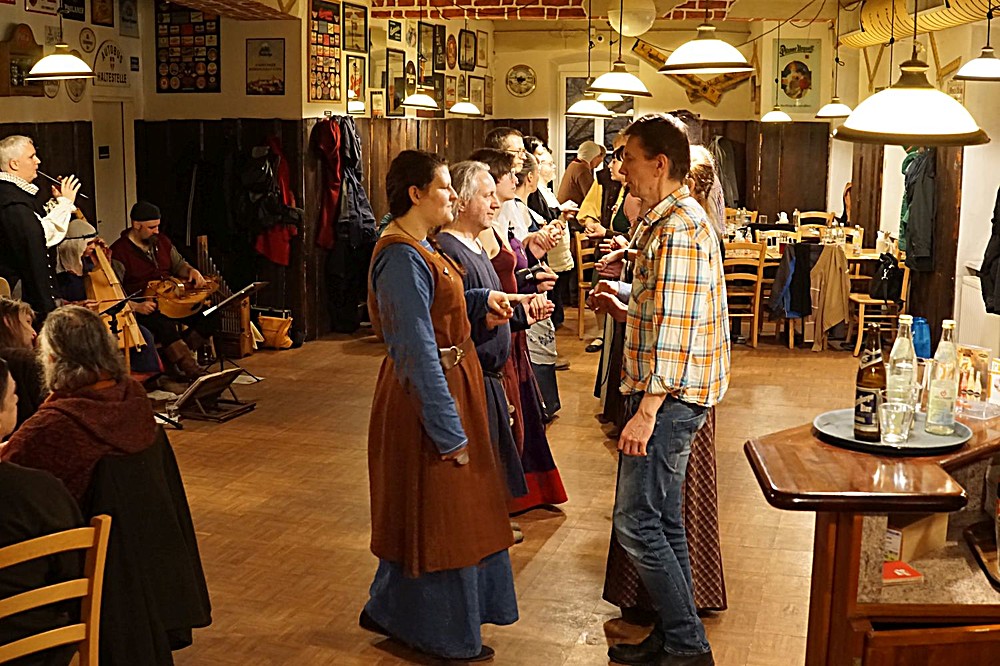 2019 02 16 TROLLFERD - Historische Tanztaverne