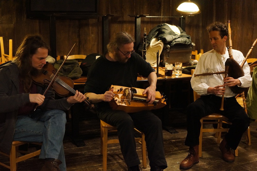 Eulenspiel's Folktanz/Balfolk Tanztaverne mit "TRIO WHP" - WASCHER-HÄRTEL-PAULUS