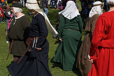 Bild: 2017-04-09: Eulenspiels Spezialtanzgruppe SPEZZATO bei Auftritt auf Schloss Gloggnitz (Fotos)