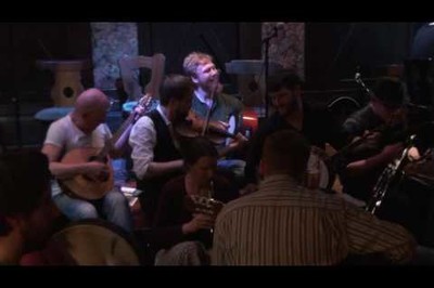 Bild: BREAKING STRINGS (D) - Pubfolk-Konzert für Eulenspiel am 25.03.2017 (Video)
